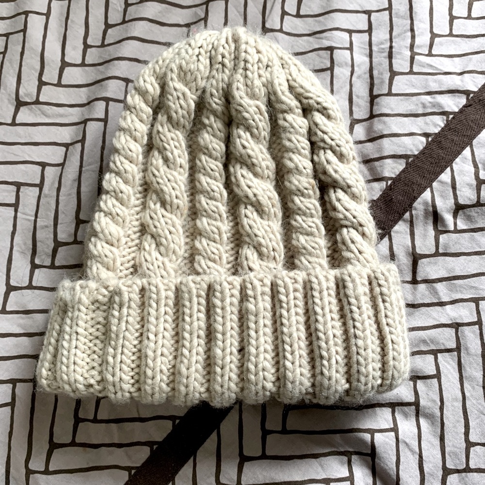 NWOT - Roxy Toque - Picture 2 of 5